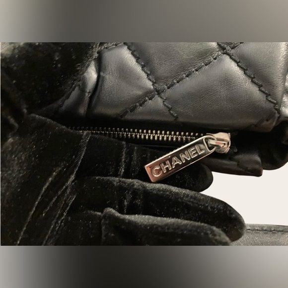 Lambskin Shoulder Bag - Picture 6 of 12